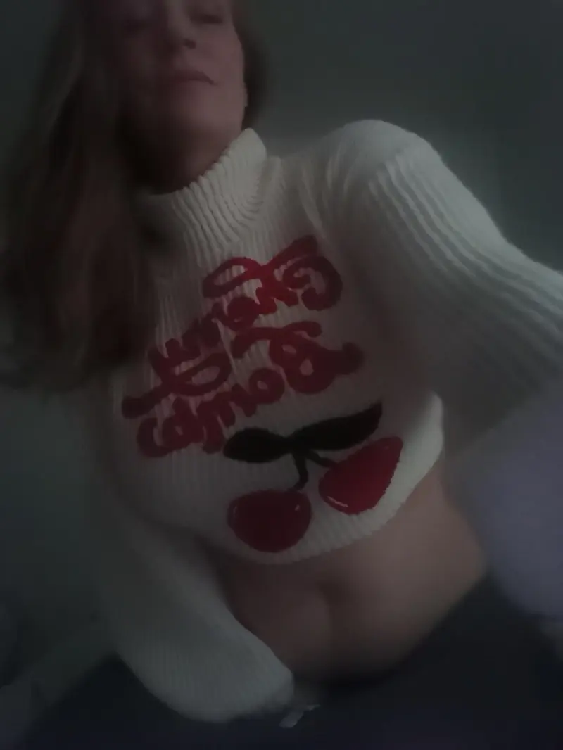 vymofyza (18) female from US - sexting partner