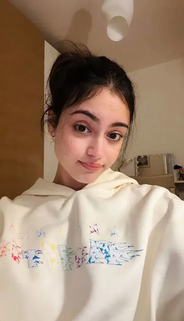 wabidef624 (19) female from US - sexting partner