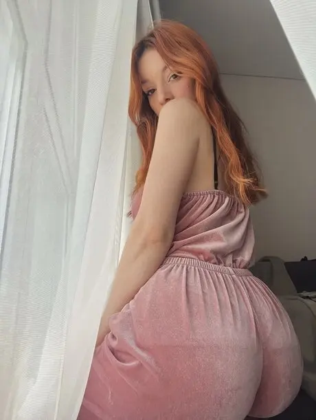 wagepi9718 (18) female from GB - sexting partner