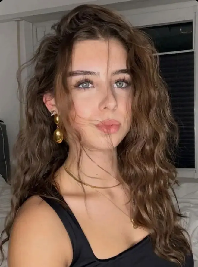 wakitety (18) female from US - sexting partner