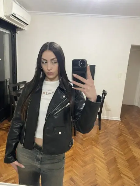 waleh96473 (23) female from BE - sexting partner