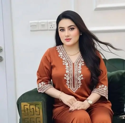 wamahi3101 (25) female from CA - sexting partner