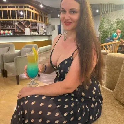 wanyjyly (18) female from US - sexting partner