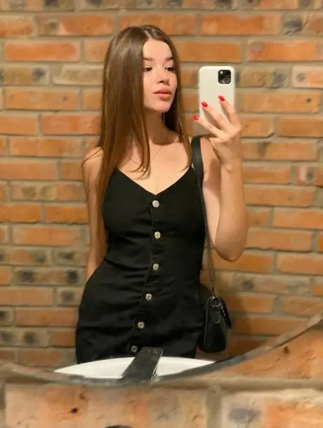 waracir576 (18) female from BE - sexting partner