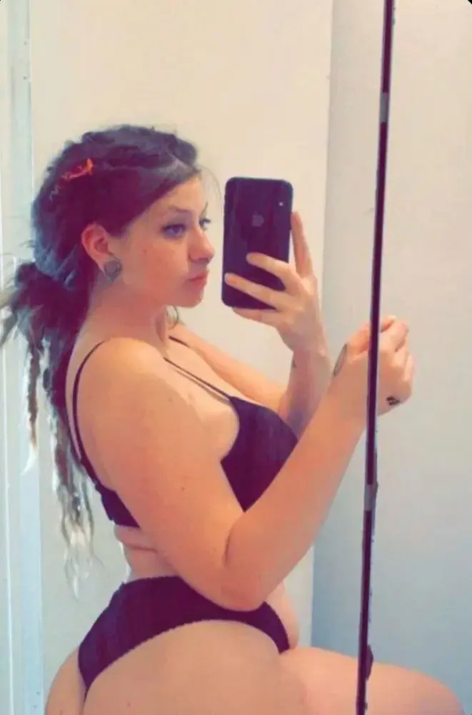 watoder (18) female from US - sexting partner