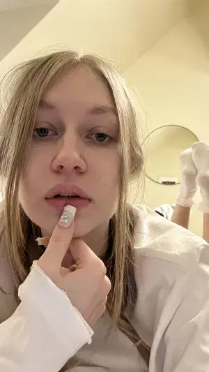 wayadev854 (26) female from US - sexting partner