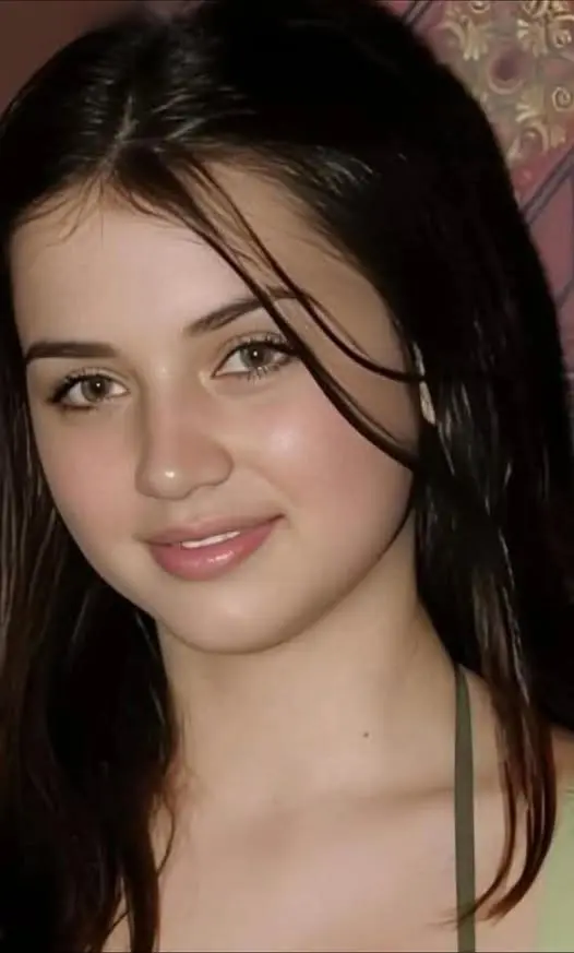 wecawa1598 (24) female from GB - sexting partner