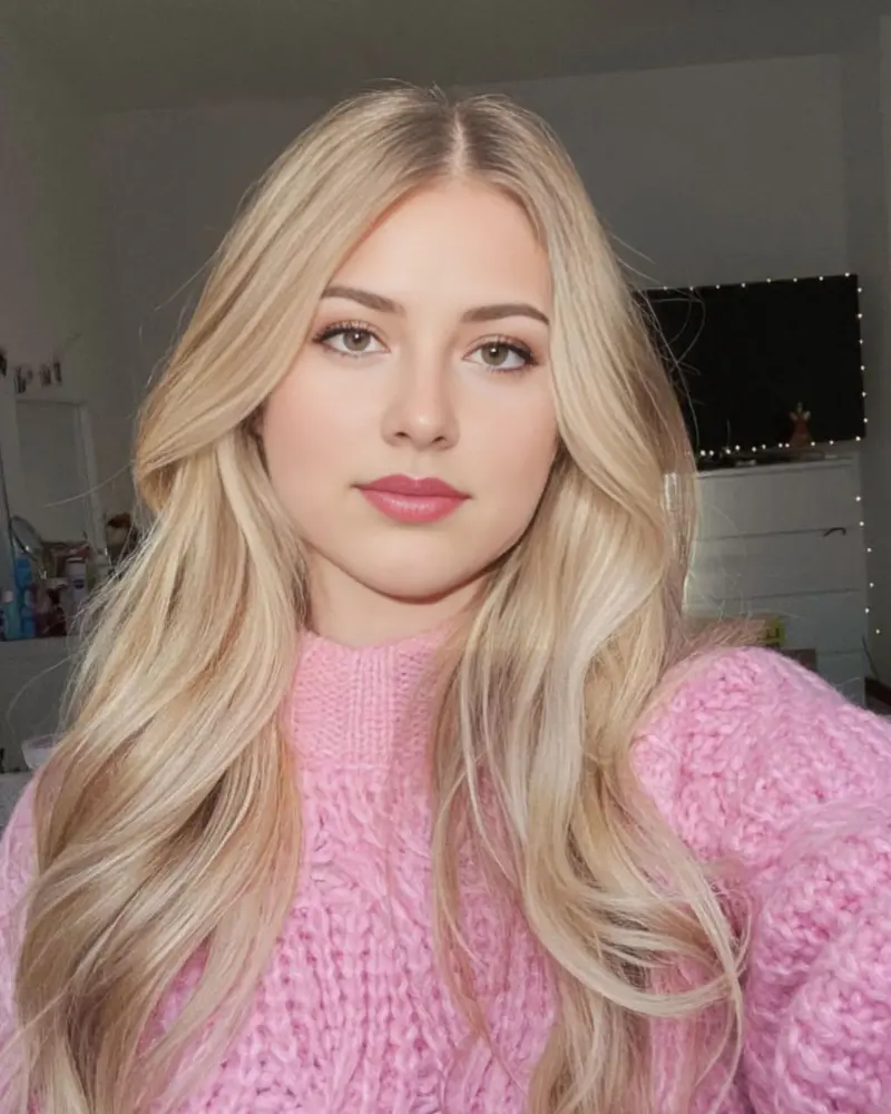 wefapo7718 (18) female from GB - sexting partner