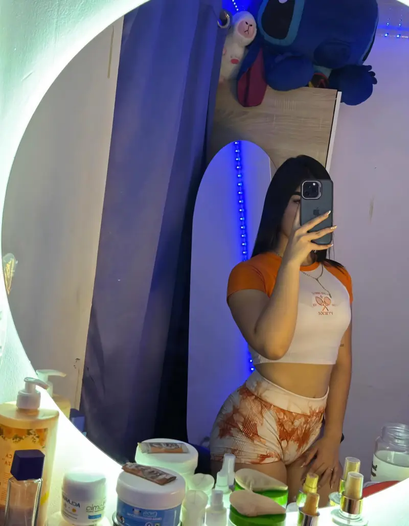 wefilib563 (21) female from GB - sexting partner