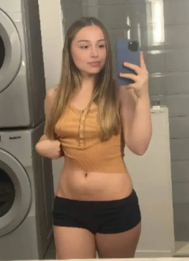 wejilaty (18) female from DE - sexting partner