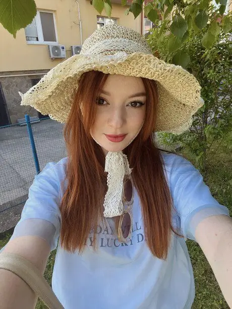 wejiniy827 (22) female from US - sexting partner