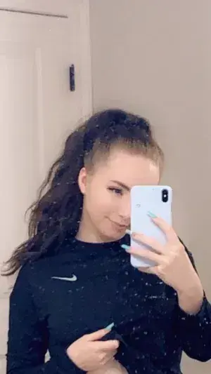 wejova8810 (23) female from DK - sexting partner