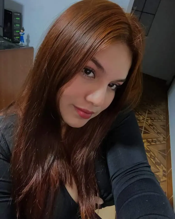 wekove4546 (19) female from GB - sexting partner