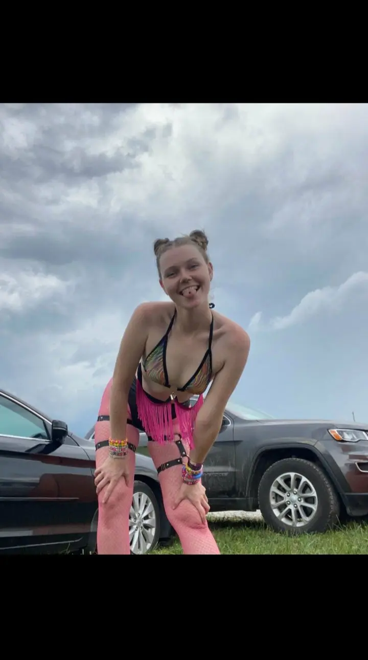 wemir34879 (25) female from CA - sexting partner