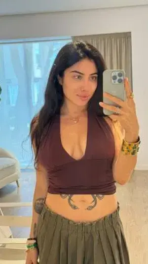 wibemo1550 (21) female from GB - sexting partner