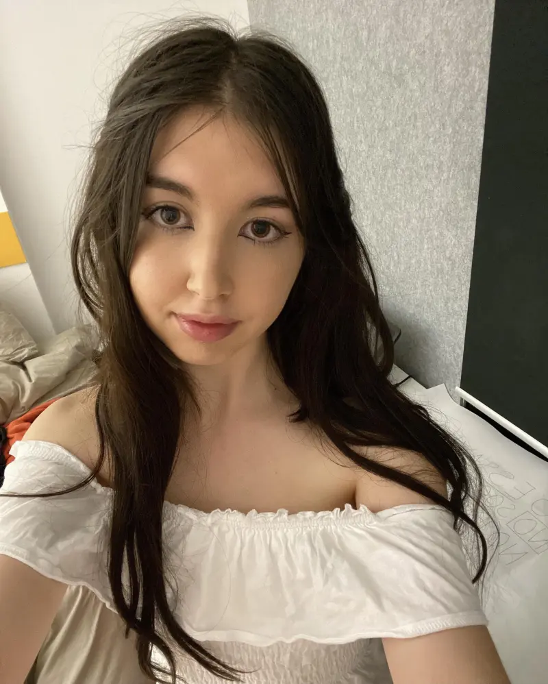 wibiji7491 (18) female from US - sexting partner