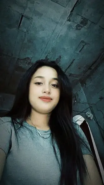 wibijo9823 (18) female from AE - sexting partner