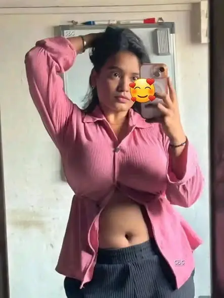 wifozynu (18) female from US - sexting partner