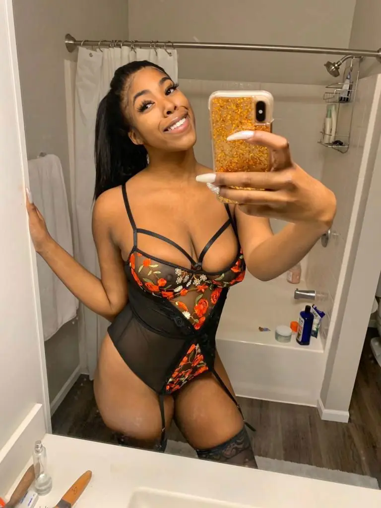 wigod81727 (18) female from US - sexting partner