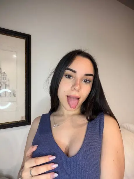 wihage4019 (26) female from GB - sexting partner