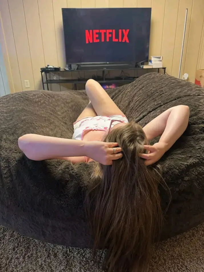 wihoy25432 (18) female from US - sexting partner