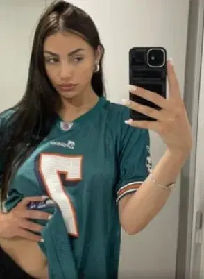 wiripig665 (18) female from DE - sexting partner