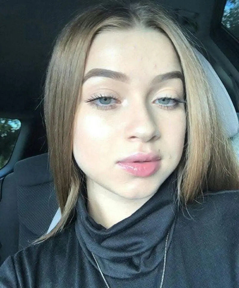 wixihy (18) female from US - sexting partner