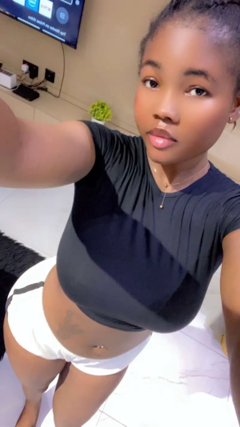 wjdtzzk657 (18) female from US - sexting partner