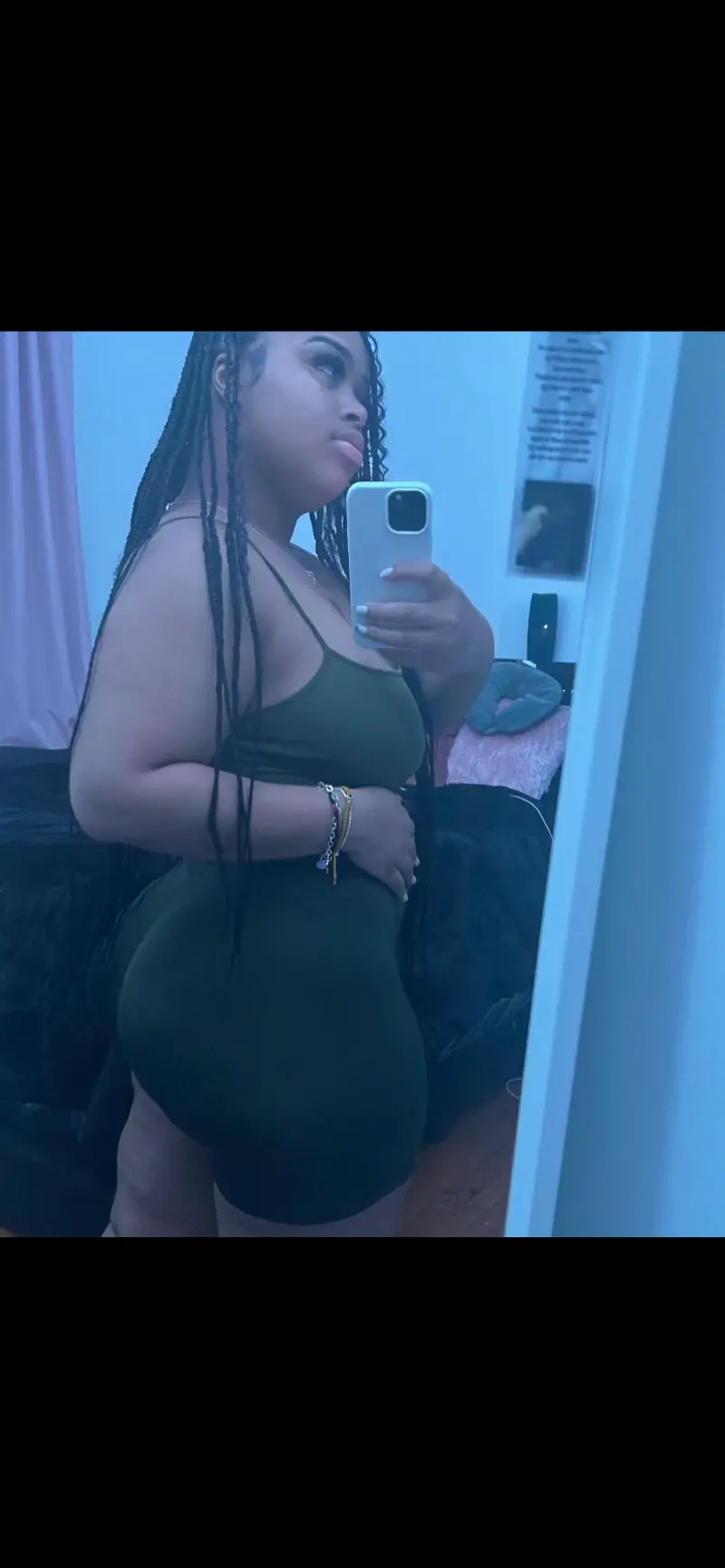 wohov15658 (26) female from US - sexting partner