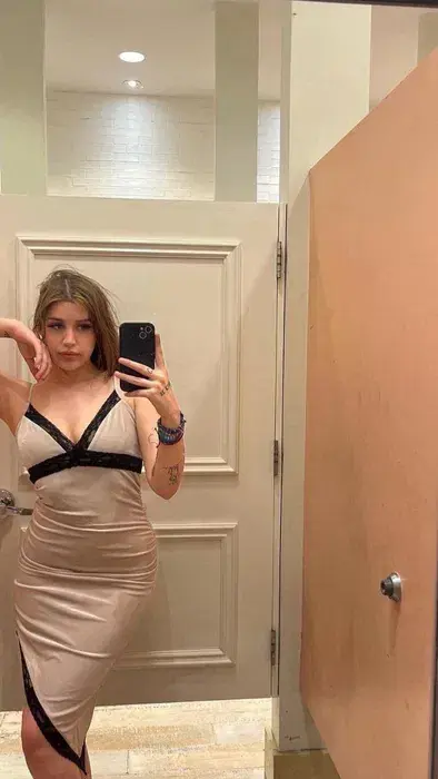 wovaw58255 (18) female from CA - sexting partner