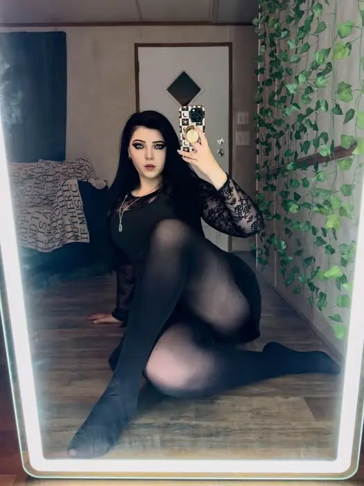 wowoy88840 (18) female from SD - sexting partner