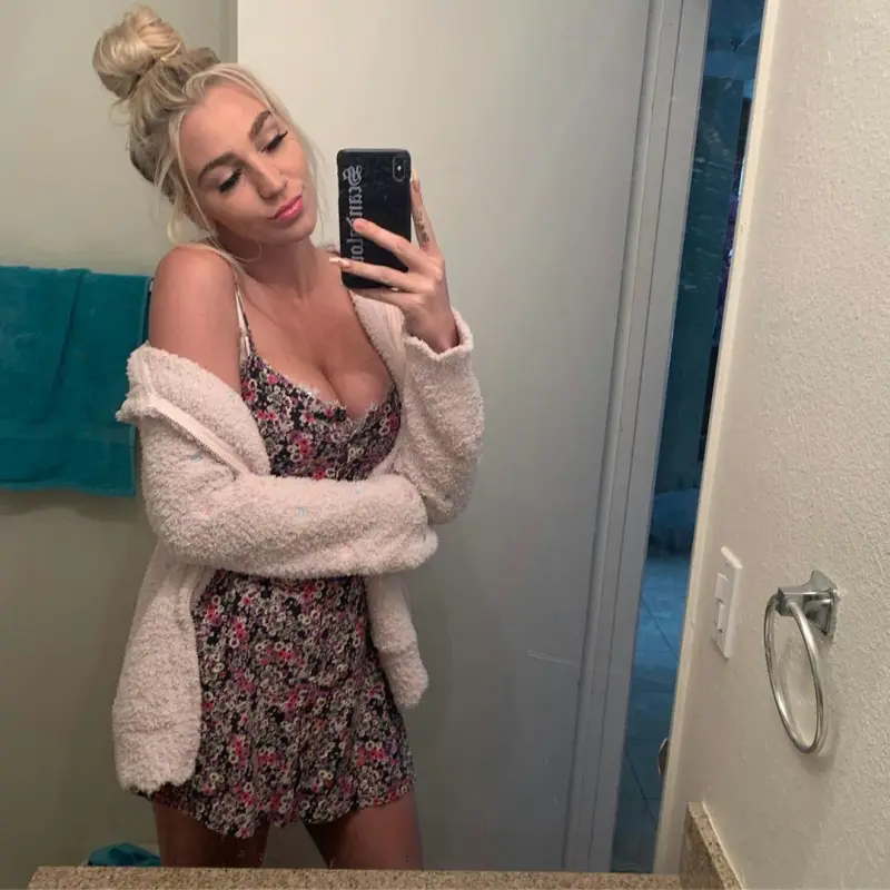 woyas51585 (18) female from GB - sexting partner