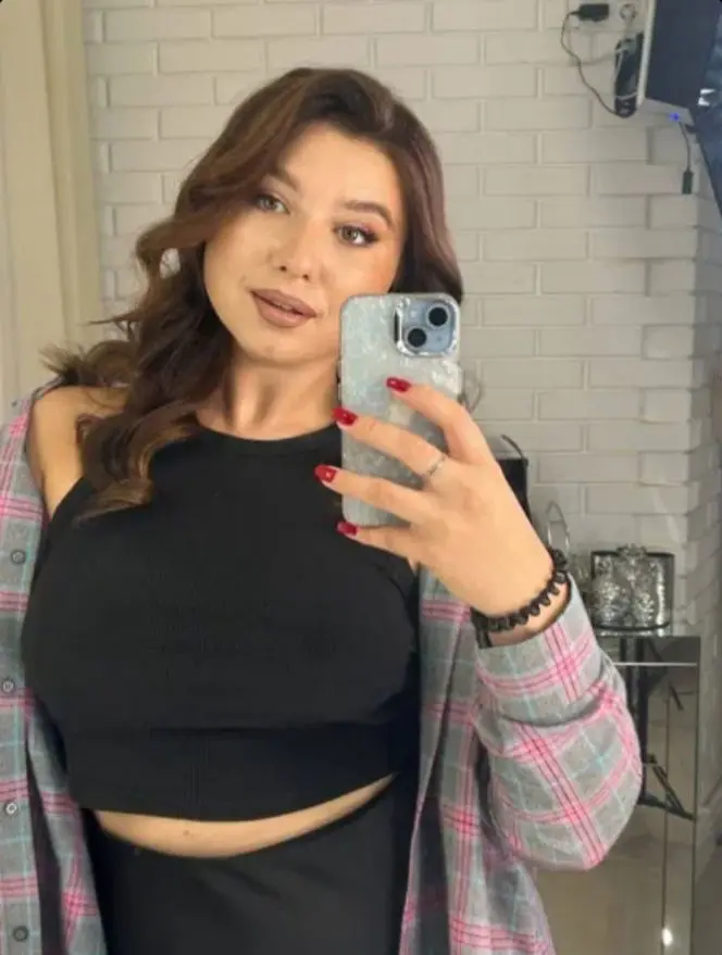 wubugity (22) female from US - sexting partner