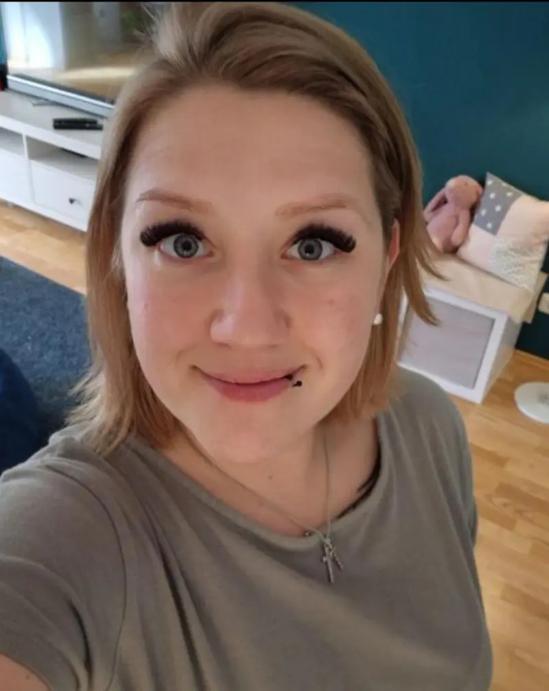 wucocuxu (18) male from GB - sexting partner