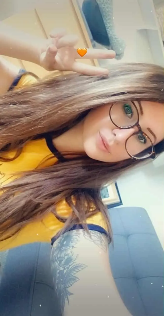 wudohixy (18) female from DE - sexting partner