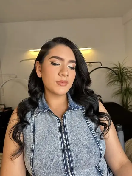 wywyxa (18) female from US - sexting partner