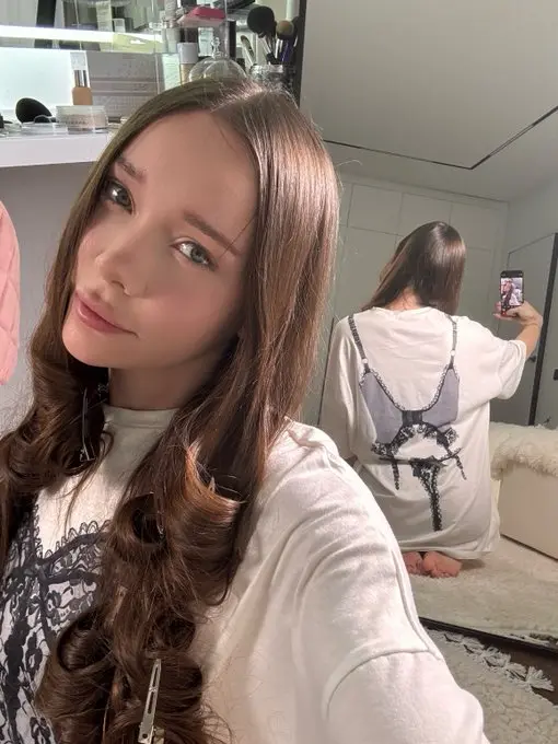 xXx10 (18) female from CH - sexting partner