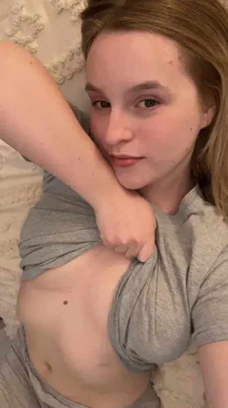 xacewa2458 (20) female from US - sexting partner