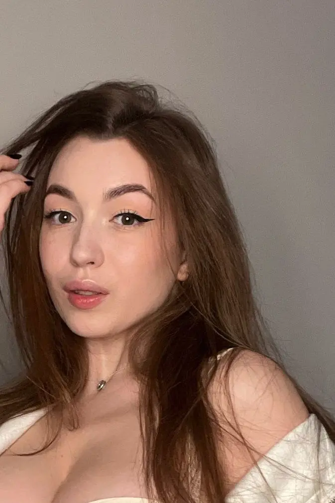 xagova6485 (22) female from US - sexting partner