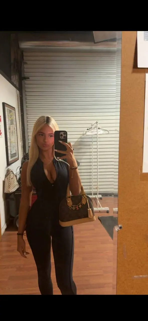 xasajo9840 (18) female from DE - sexting partner