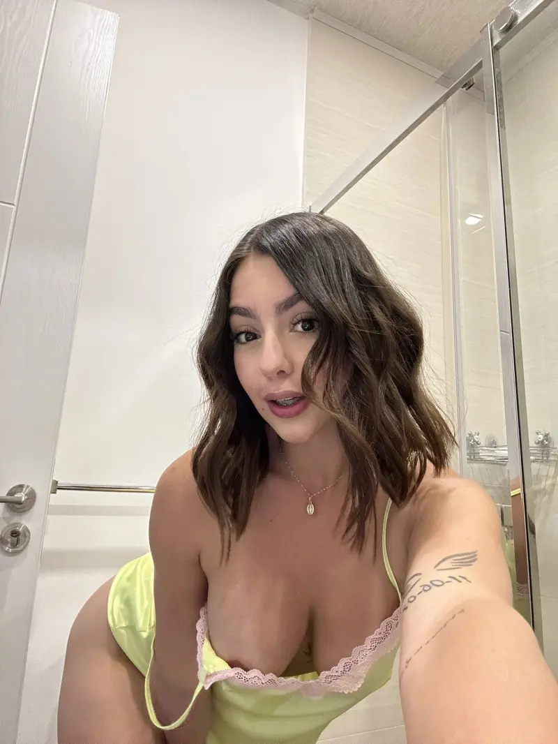 xasela (22) female from US - sexting partner