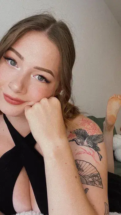 xavofa8265 (18) female from GB - sexting partner