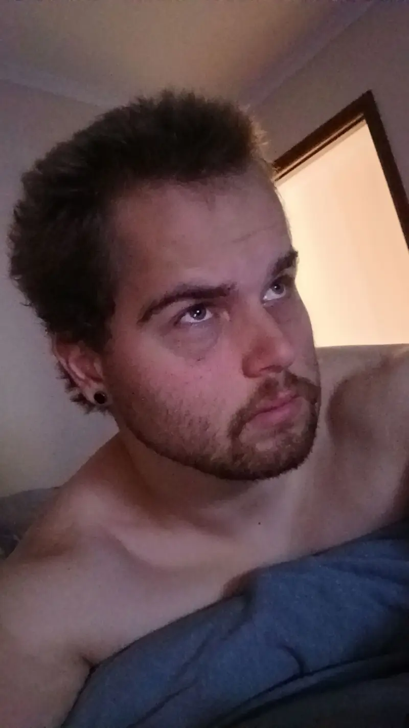 xbenchrizio (18) male from AU - sexting partner