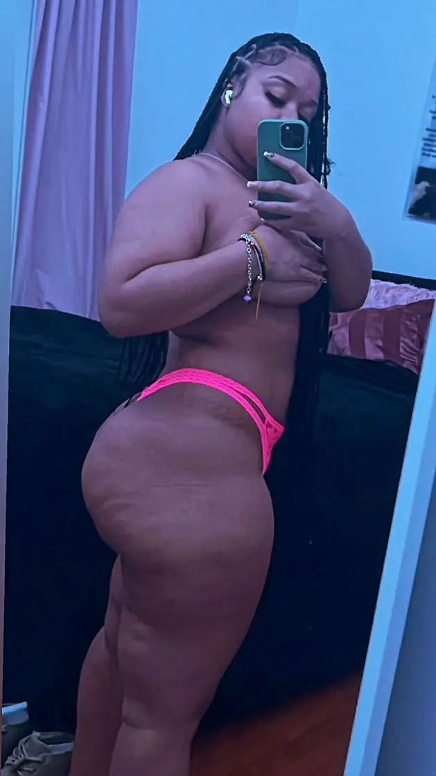 xedew25040 (18) female from US - sexting partner