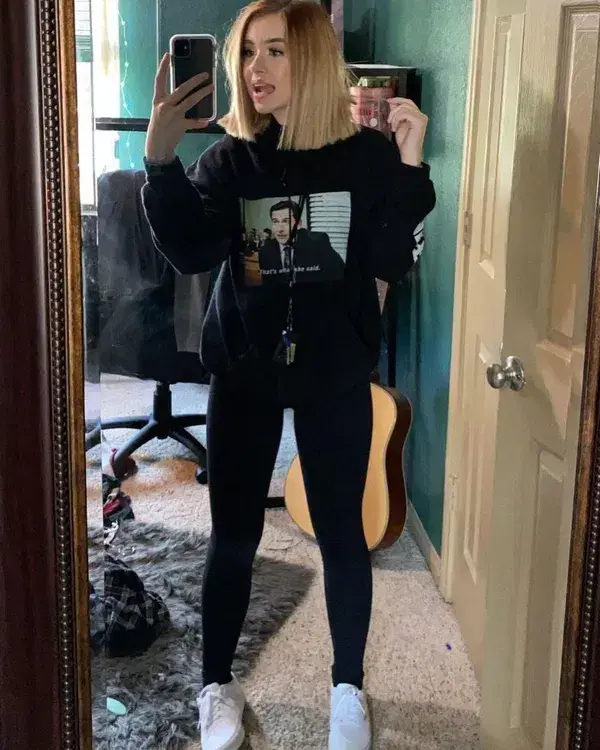 xehop14262 (25) female from DE - sexting partner