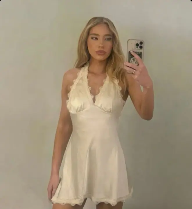 xeicizyv (18) female from US - sexting partner