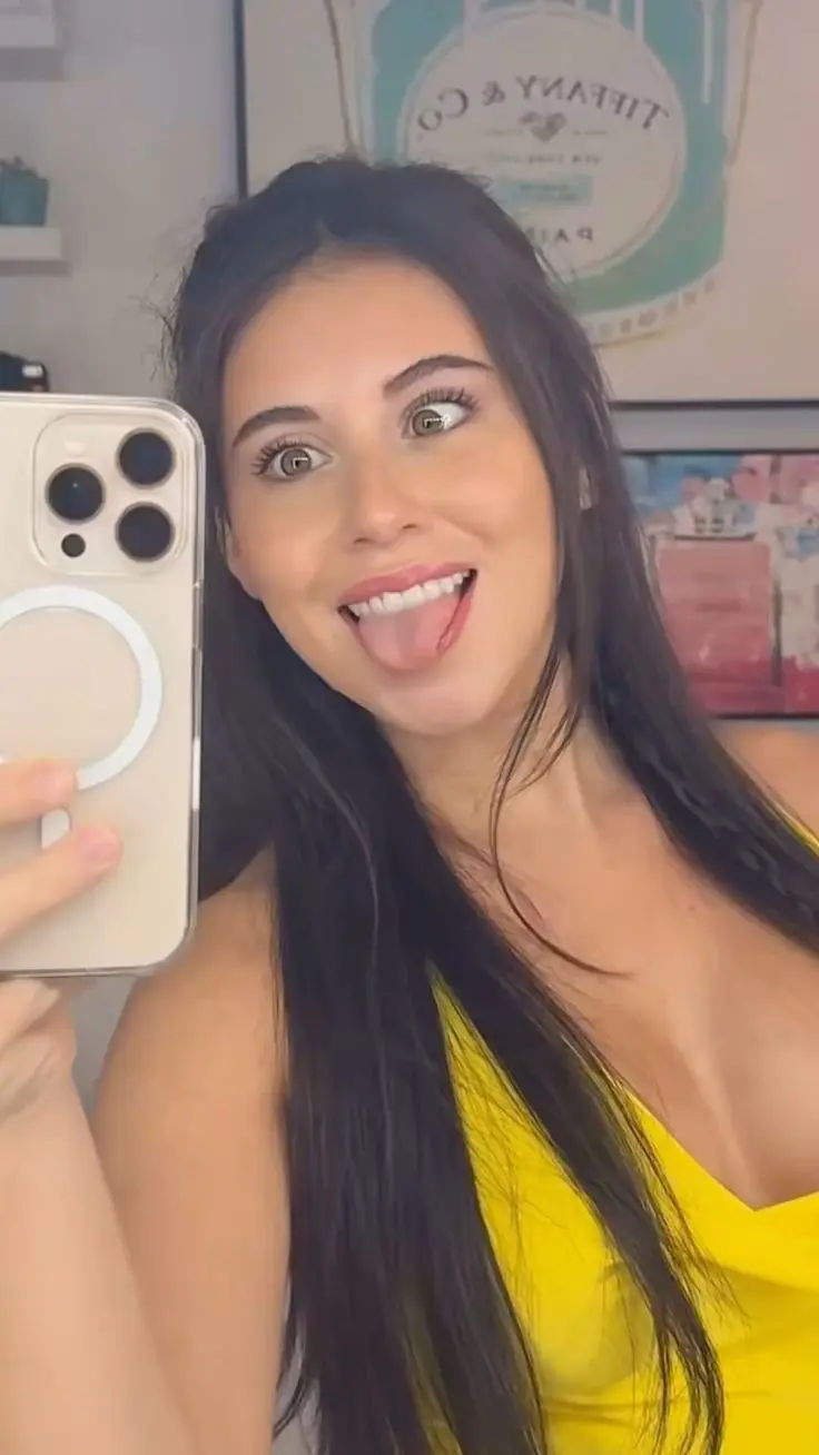 xexavas627 (18) female from AU - sexting partner