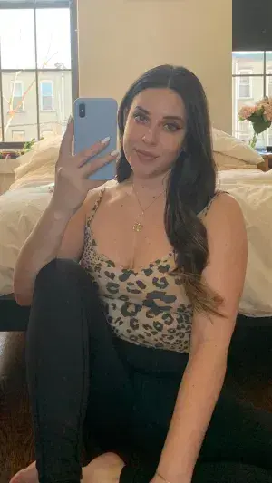 xeyiyej137 (23) female from GB - sexting partner