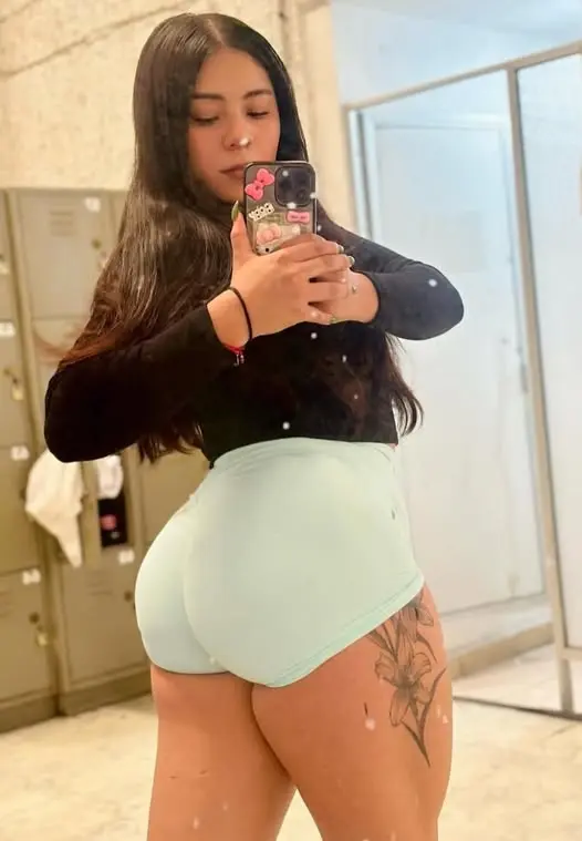 xeyos93159 (18) female from UY - sexting partner