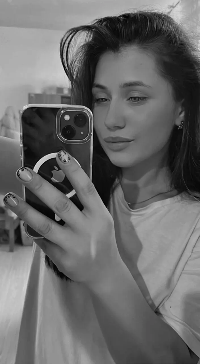 xibela5975 (18) female from FR - sexting partner